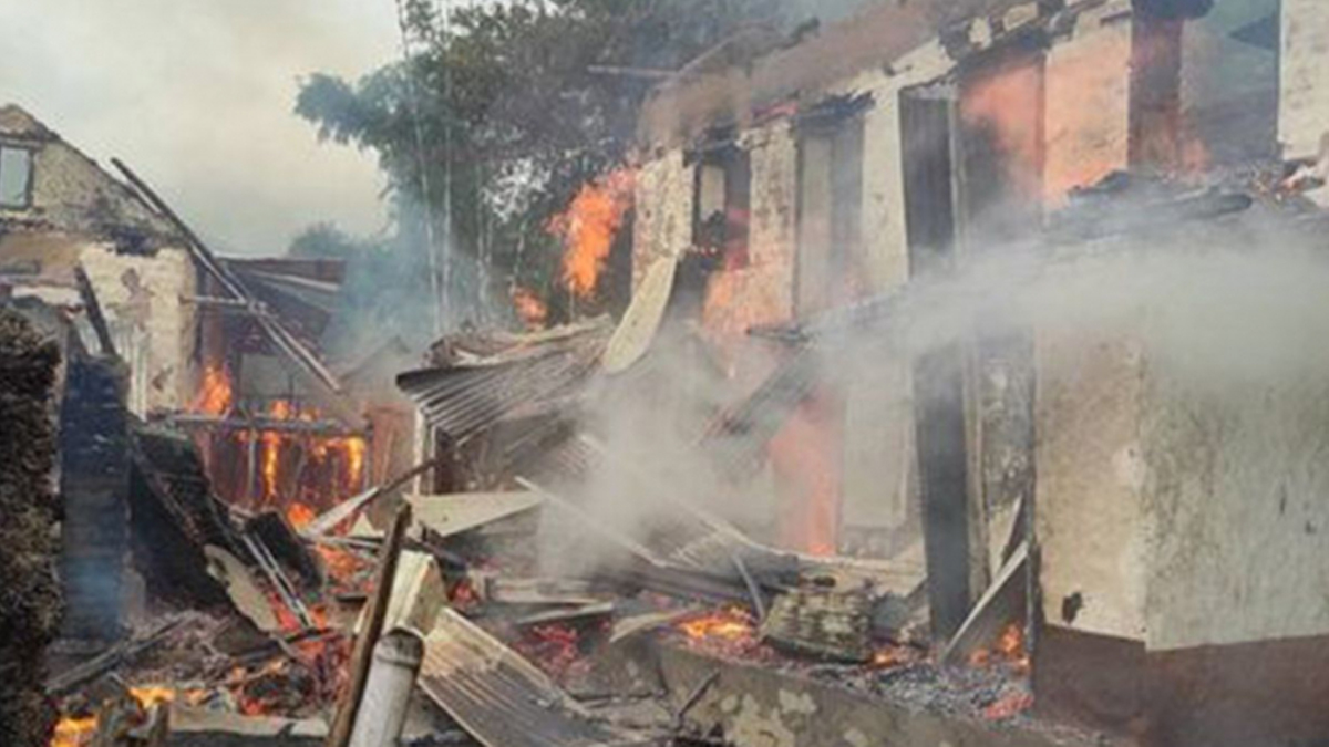 ताप्लेजुङमा तीन घर जलेर नष्ट